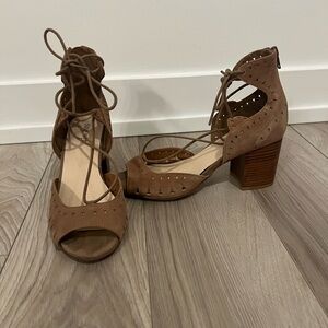 Nine West Brown Suede Lace‑Up Block Heel Sandals – Size 7.5